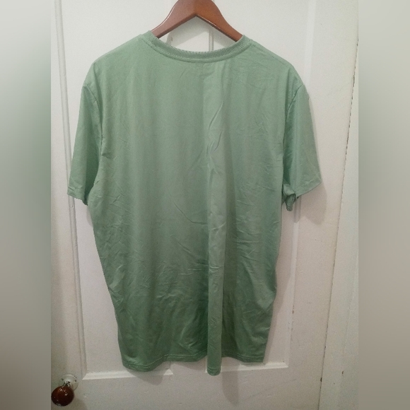 Tshirt- army green " Yellowstone" XXL  NWT - Picture 4 of 7